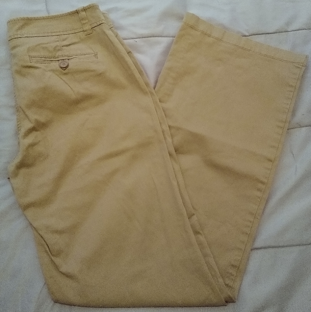 New York and company khakis size 4